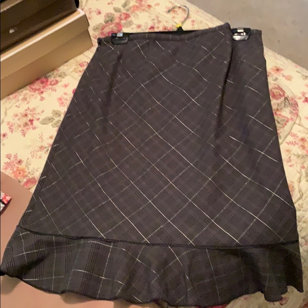 Skirt grey with silver plaid accent ruffled bottom